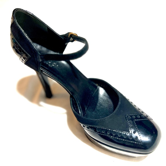 GUCCI 
Suede D’Orsay Pumps
Women’s Size: 6 B - Picture 1 of 6